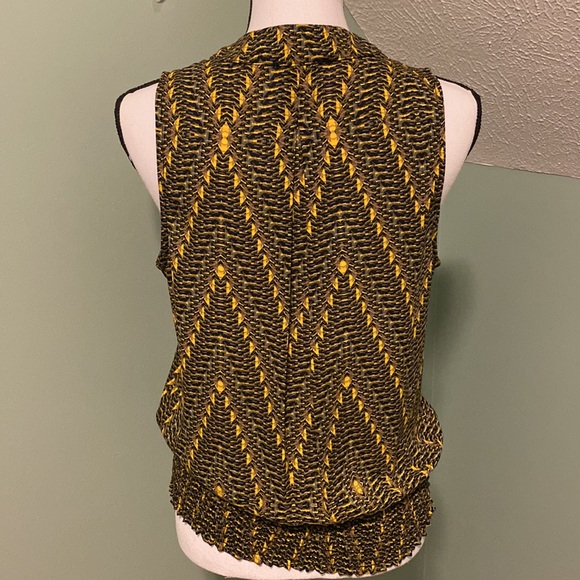 Allison Joy (Evereve) Sleeveless Smocked Bottom Button Front Top - Picture 5 of 8